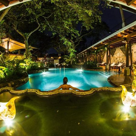 Hotel Museo Spa Casa Santo Domingo Antigua Exterior photo The resort's swimming pool