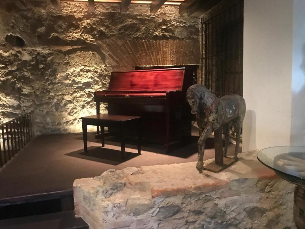 Hotel Museo Spa Casa Santo Domingo Antigua Exterior photo The organ at the entrance of the cave