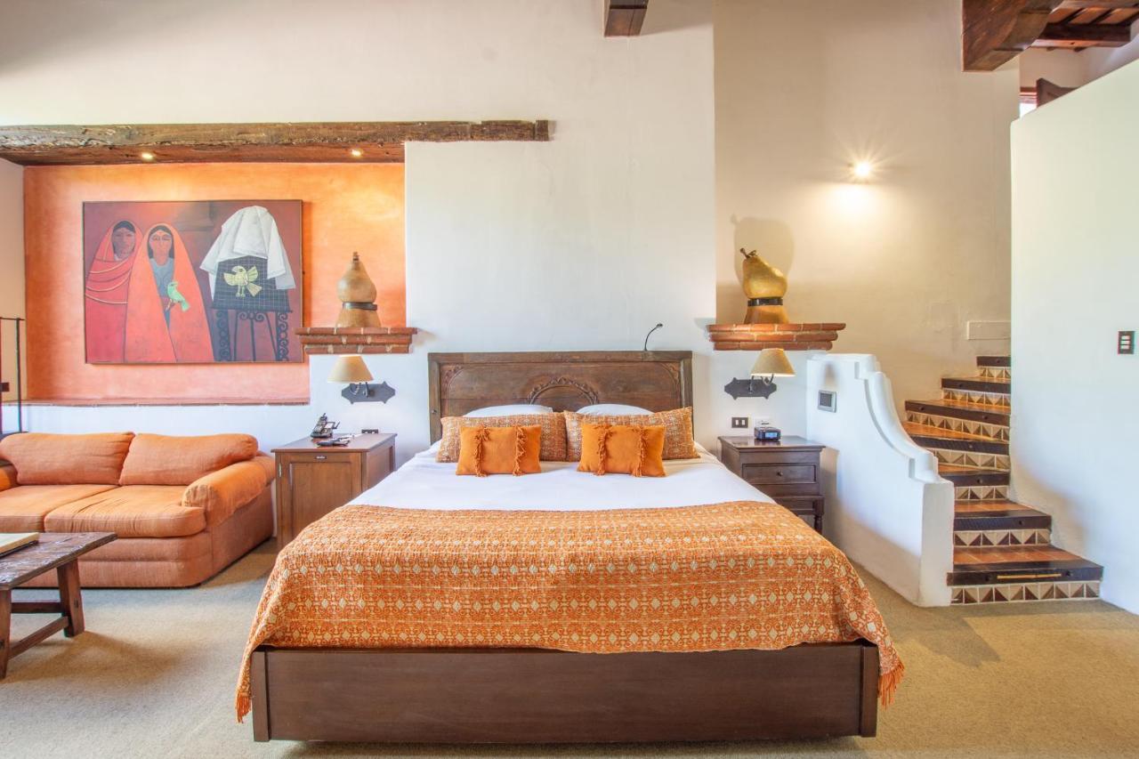 Hotel Museo Spa Casa Santo Domingo Antigua Exterior photo A bedroom at the Inn at Eagle Mountain